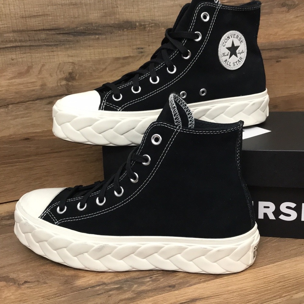 PLATFORM LEATHER CONVERSE HIGH TOP BRAND NEW - Picture 3 of 14